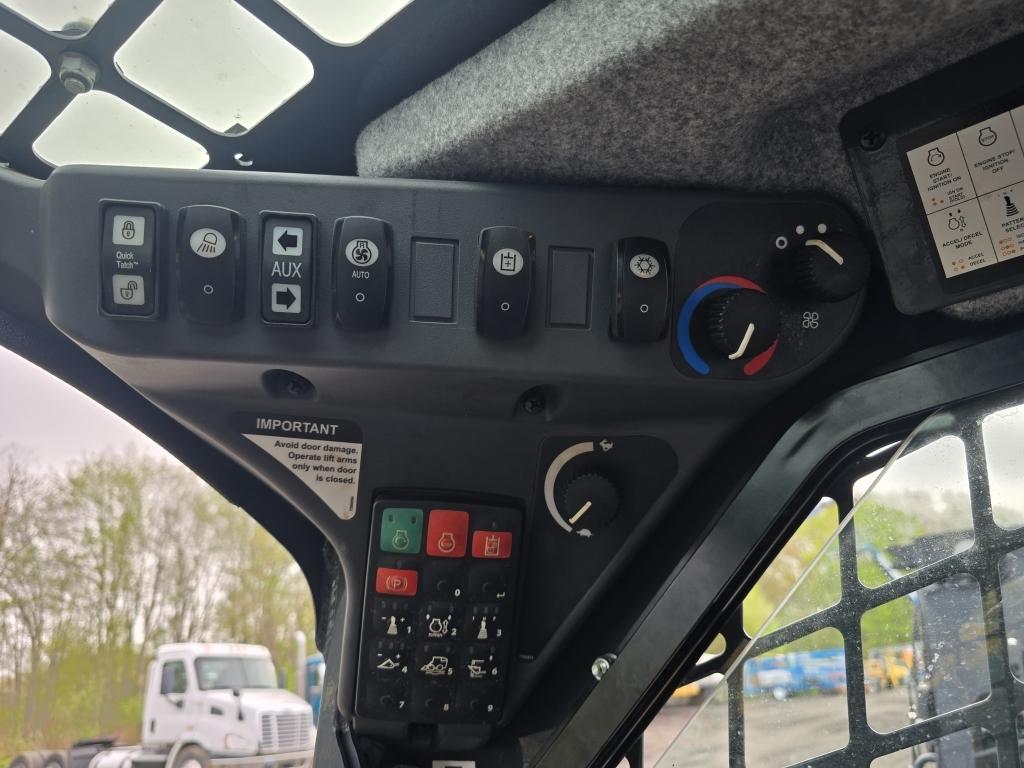 2023 John Deere 324g Skidsteer