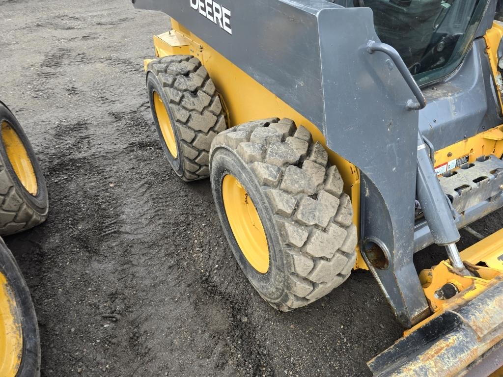 2023 John Deere 324g Skidsteer