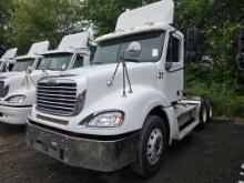 2003 Freightliner Columbia Tractor