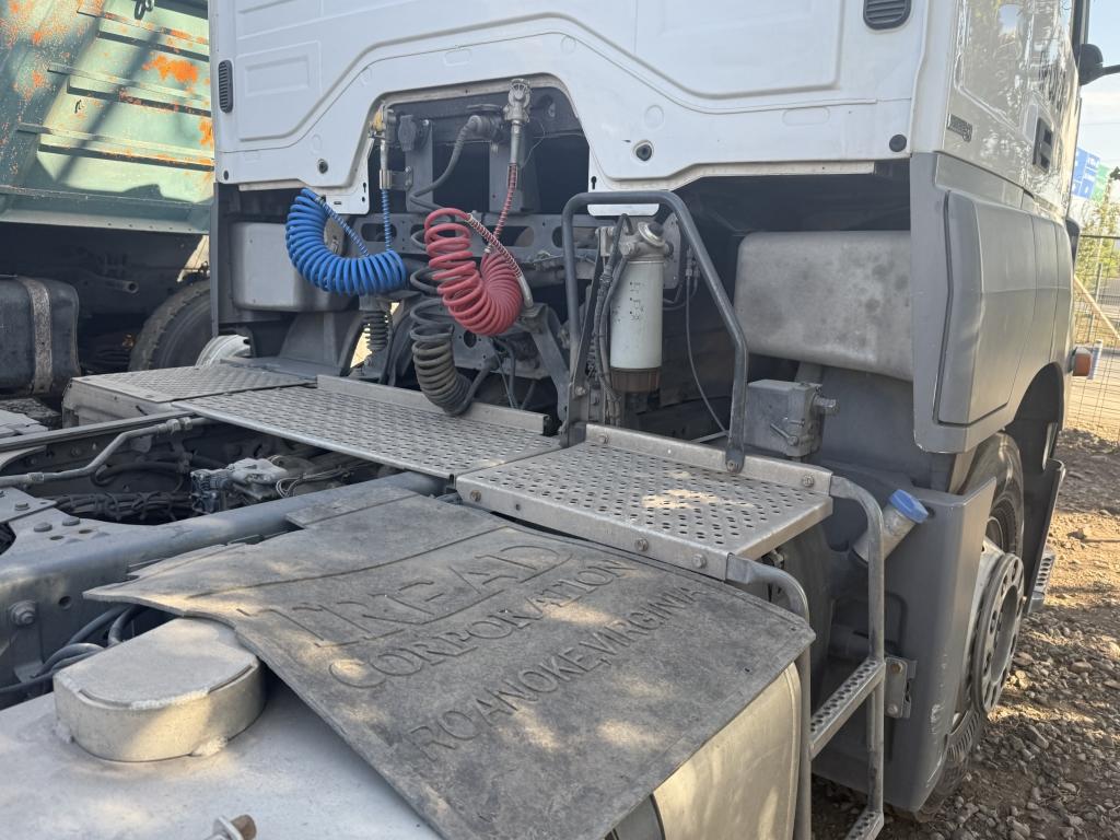 2015 Mercedes Axor 1936 Ls Sleeper Tractor