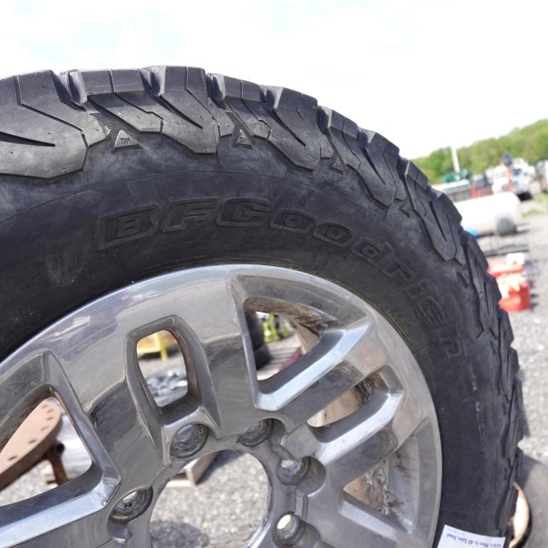 BFGoodrich LT275/70R18 All-Terrain T/A KO2 Wheel