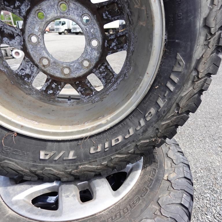 BFGoodrich LT275/70R18 All-Terrain T/A KO2 Wheel