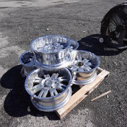 Lot Pallet Of Rims