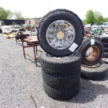 BFGoodrich LT275/70R18 All-Terrain T/A KO2 Wheel