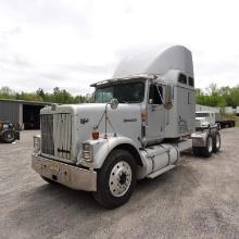 1995 International F-9370 Double Sleeper Tractor