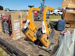 BOSTITCH FLOOR NAIL GUN