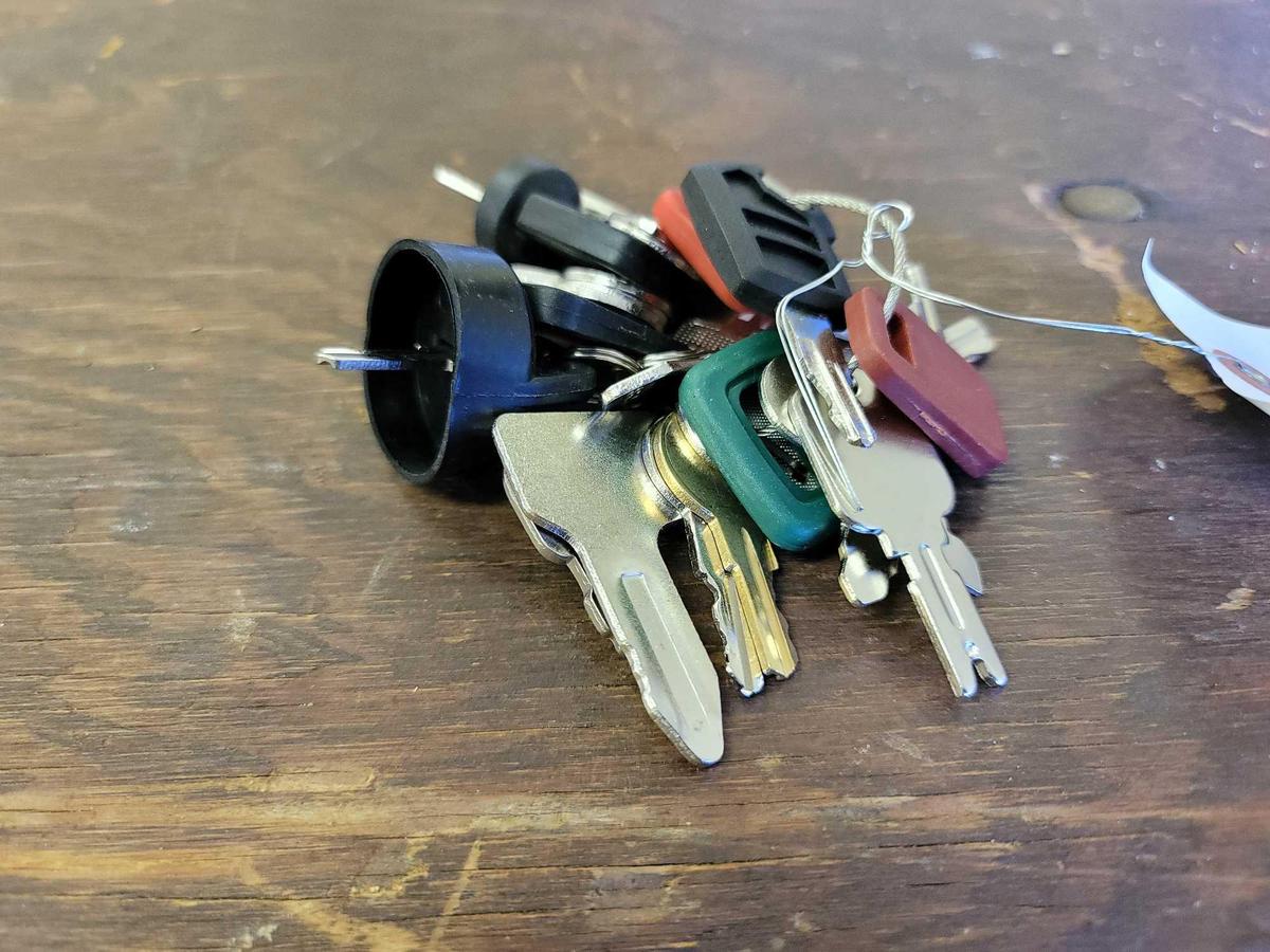 24 KEY HEAVY EQUIPMENT KEY SET