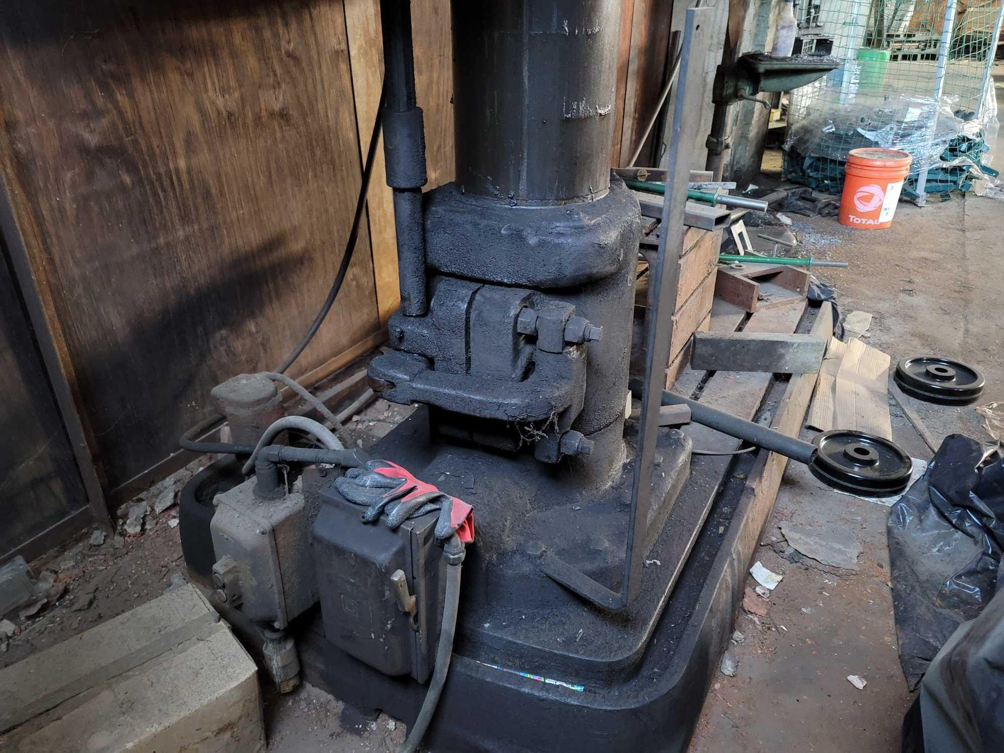 CINCINNATI BICKFORD RADIAL DRILL PRESS