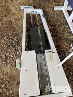 CONTOURS EXPRESS LEG PRESS MACHINE