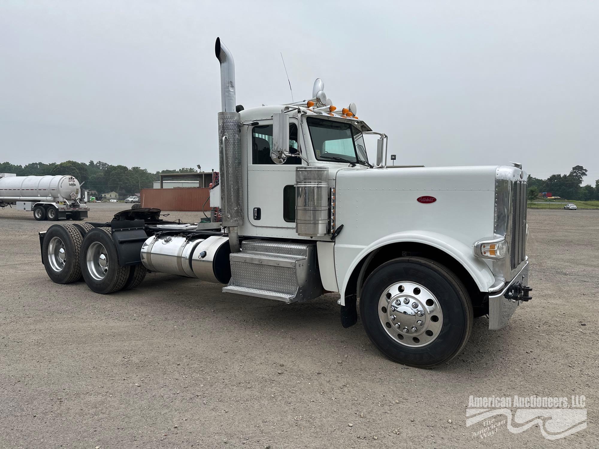 2013 Peterbilt 389 Truck, VIN # 1XPXD40X0DD207704