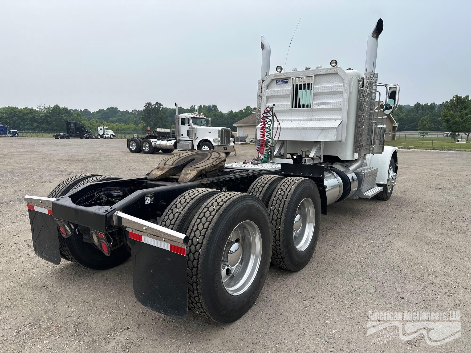 2013 Peterbilt 389 Truck, VIN # 1XPXD40X0DD207704