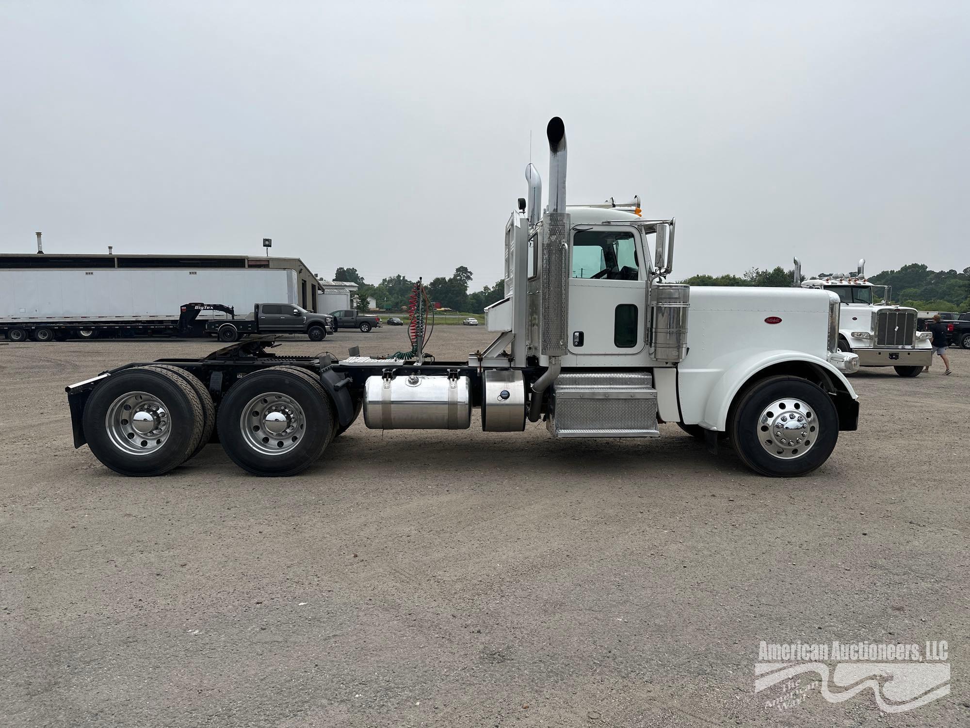 2013 Peterbilt 389 Truck, VIN # 1XPXD40X0DD207704