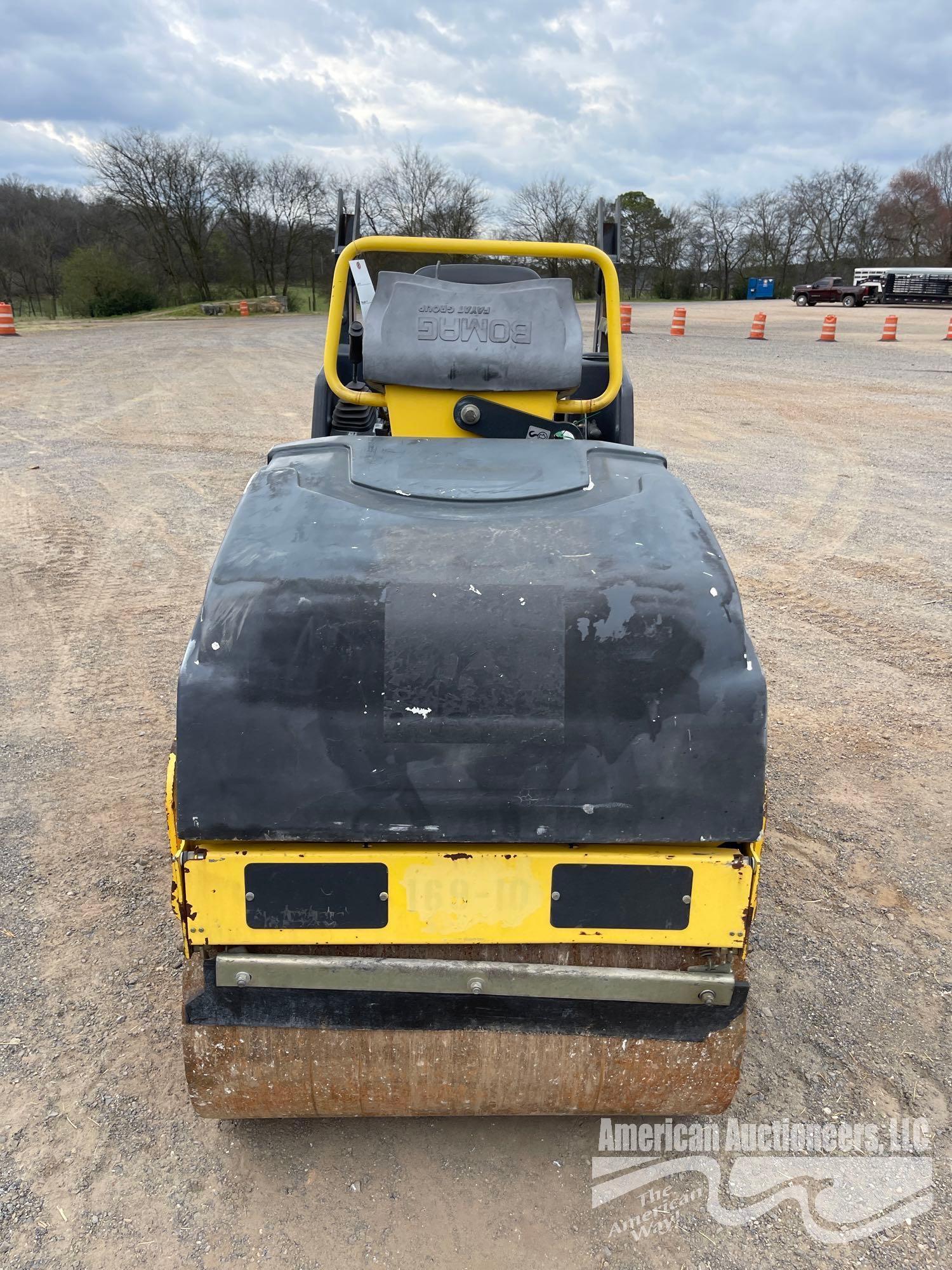 2018 BOMAG BW900-50 VIBRATORY ROLLER