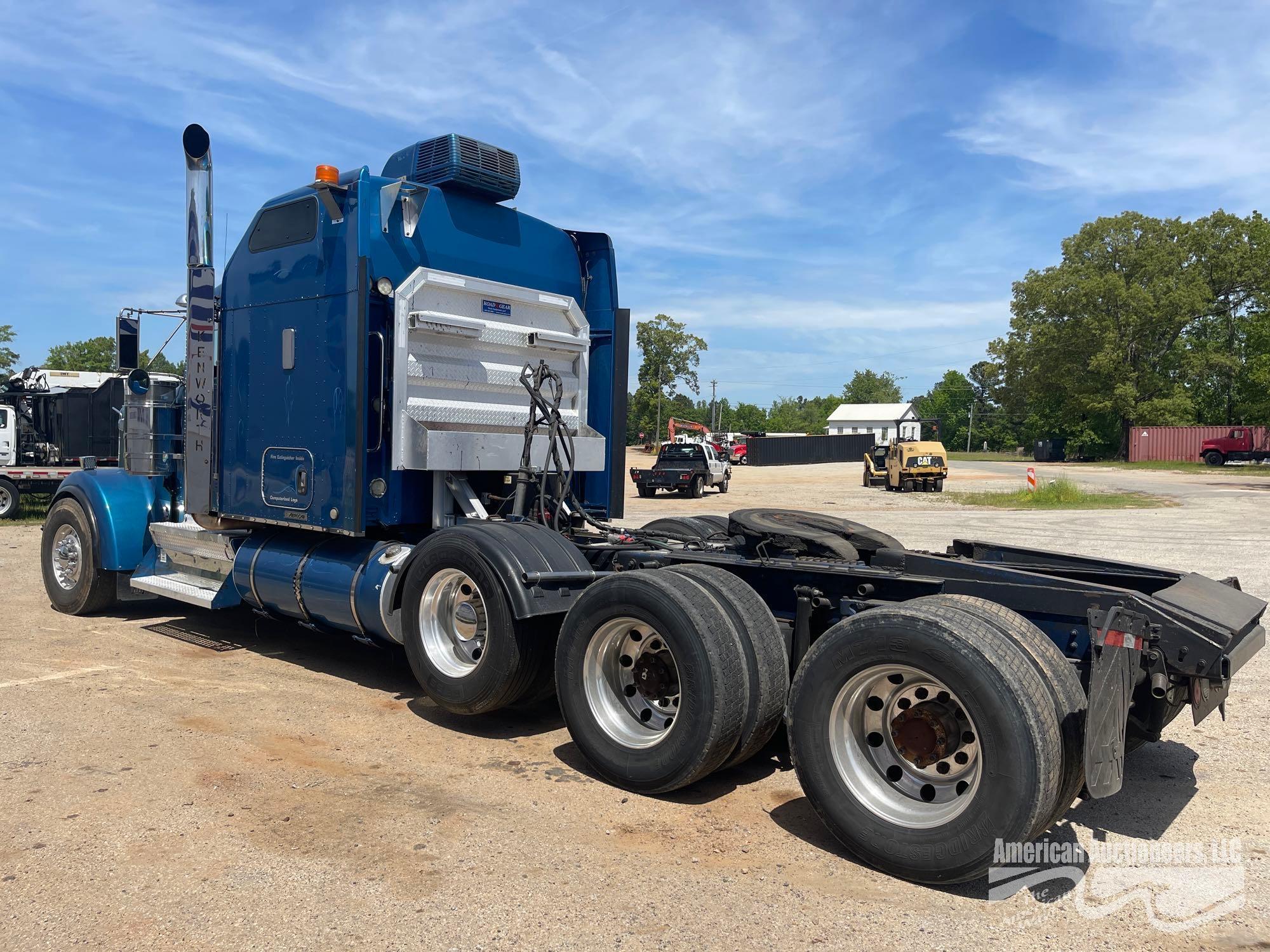 2012 KENWORTH W900 TRUCK