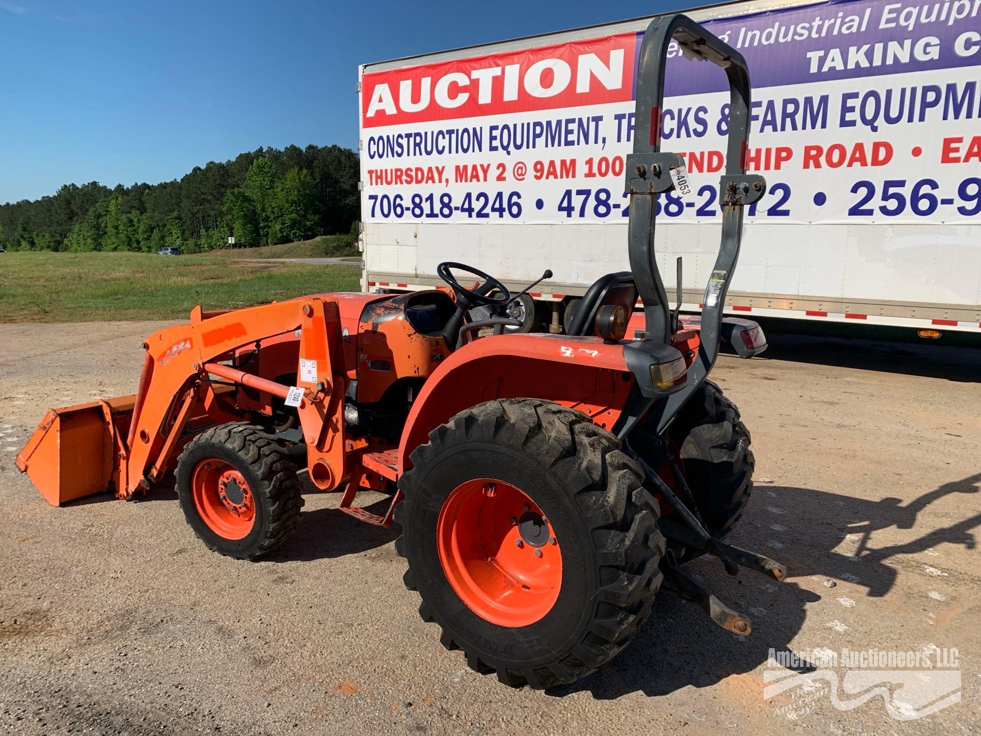 KUBOTA L3800D FARM TRACTOR W/ FRONTEND LOADER