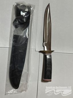 (2) FIXED BLADE KNIVES