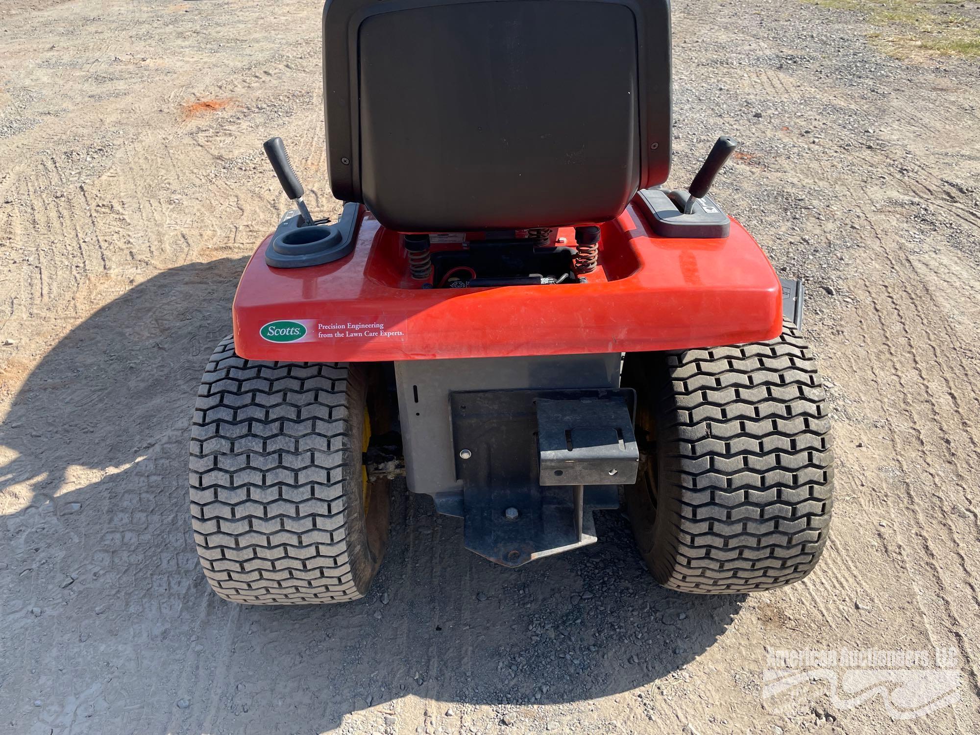 SCOTTS RIDING LAWN MOWER