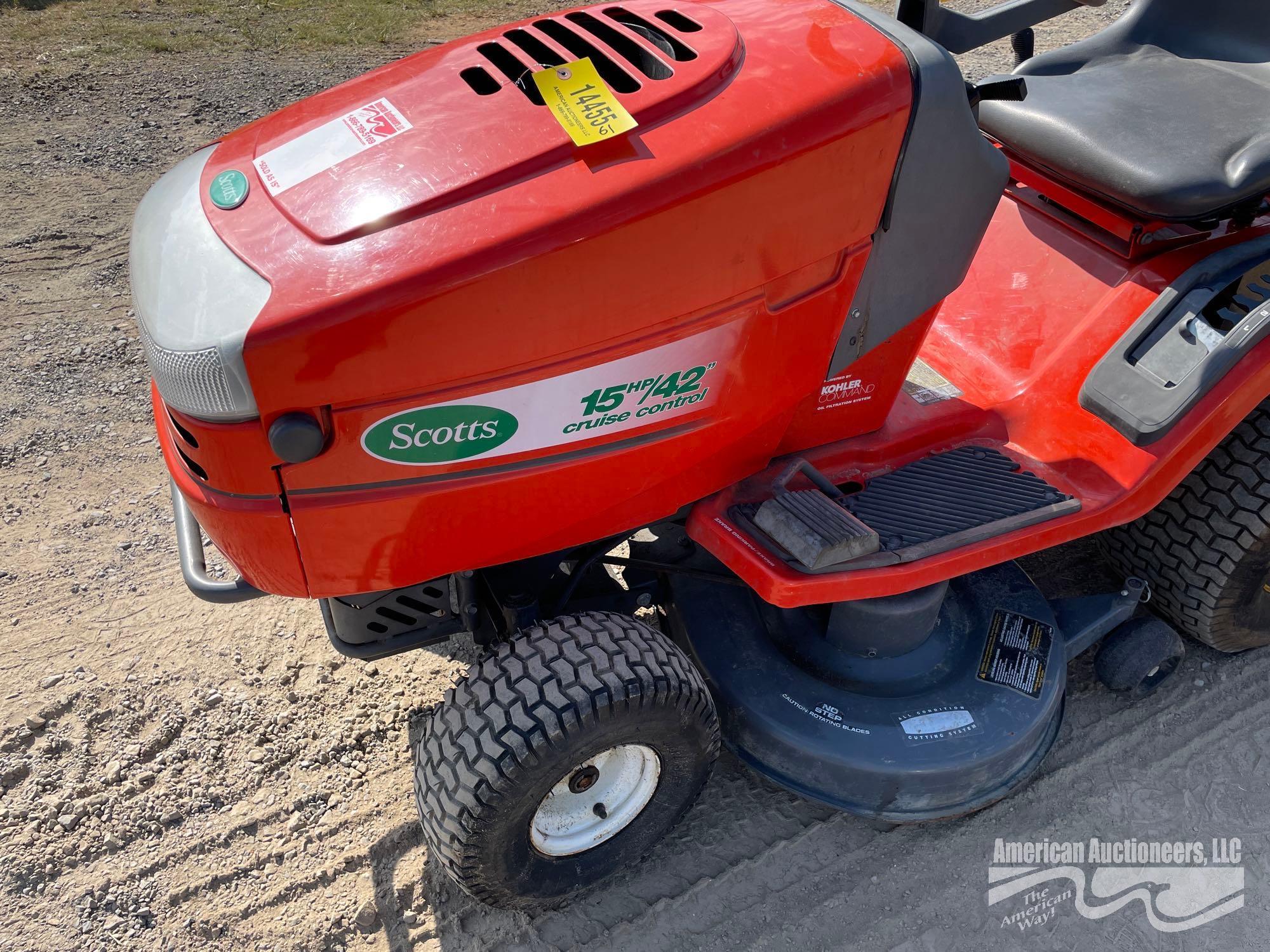 SCOTTS RIDING LAWN MOWER