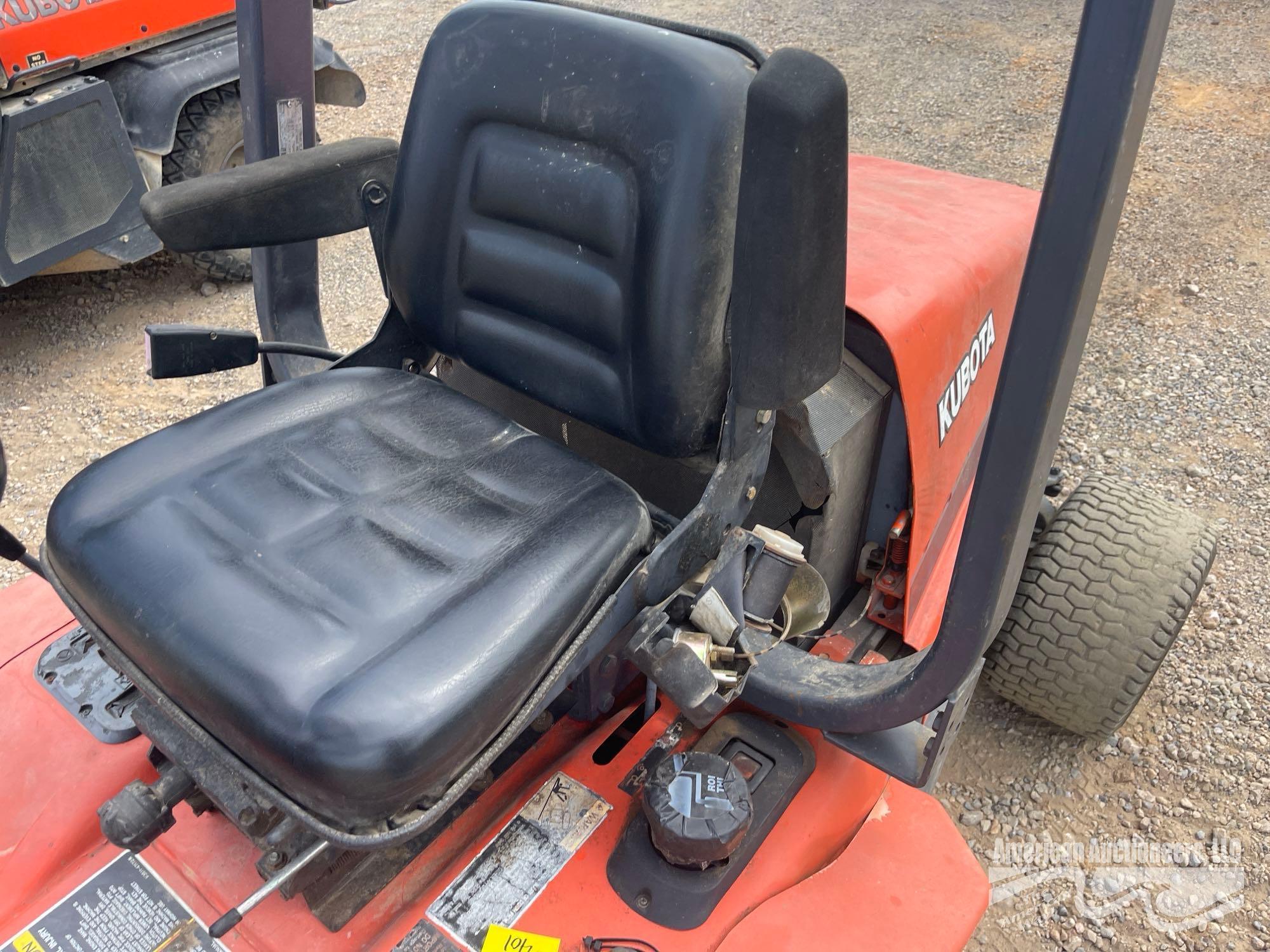 KUBOTA F2560 DECK MOWER