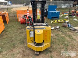 YALE PALLET JACK W/42" FORKS