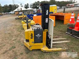 YALE PALLET JACK W/42" FORKS