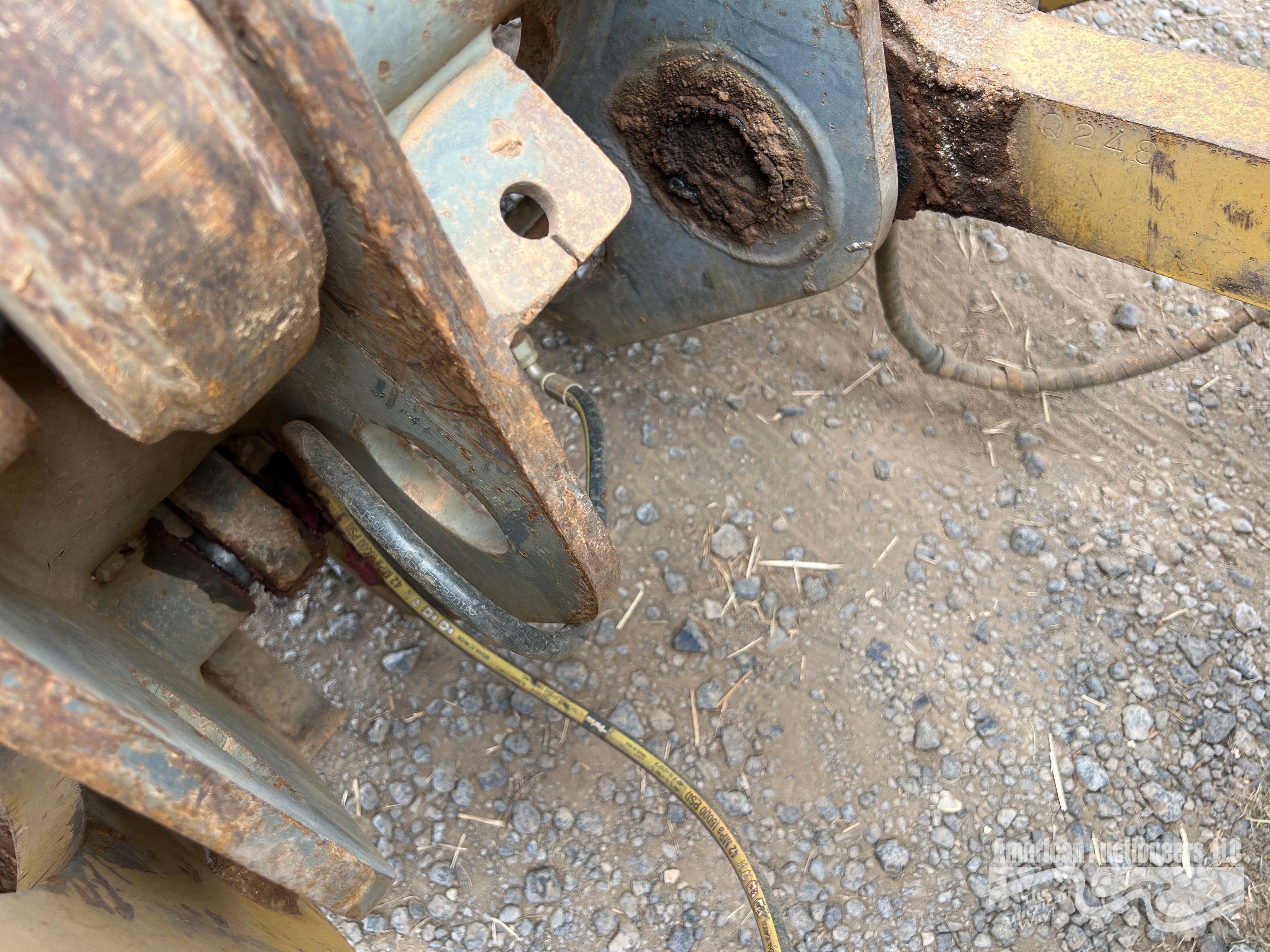 KOMATSU WA320 RUBBER TIRE LOADER