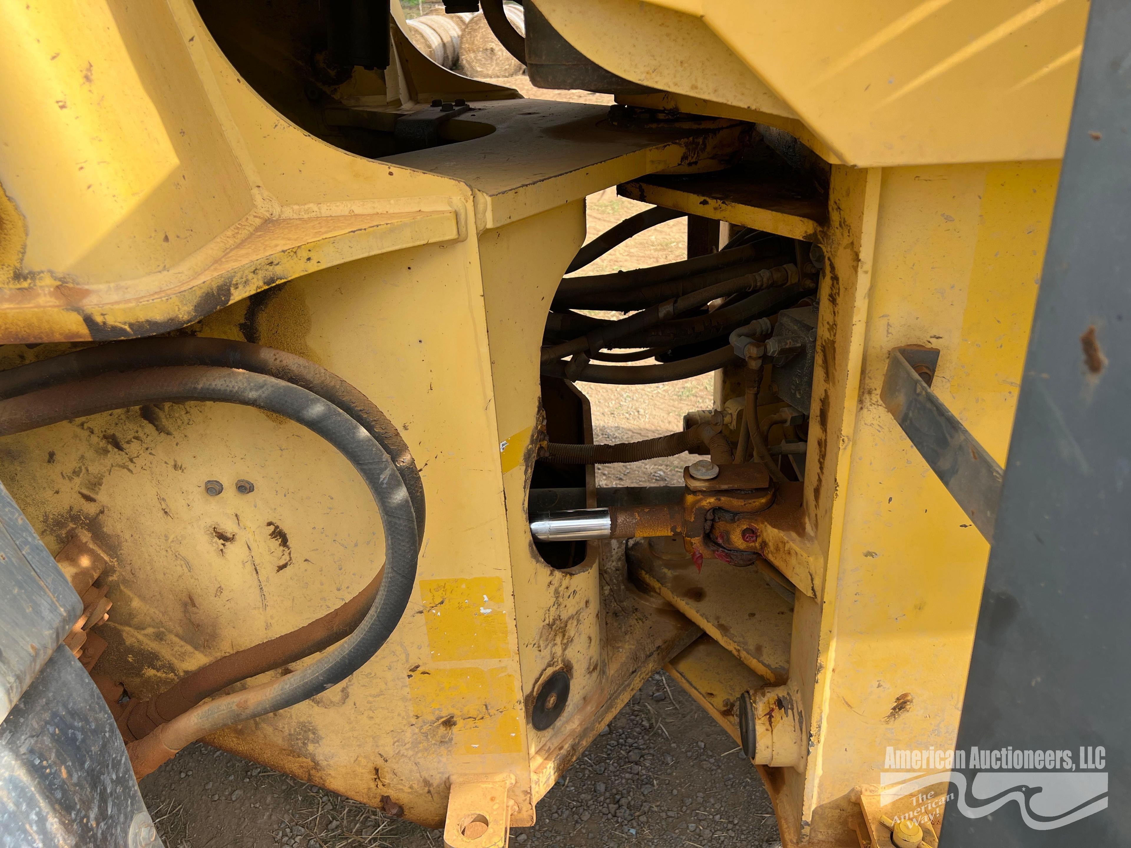 KOMATSU WA320 RUBBER TIRE LOADER