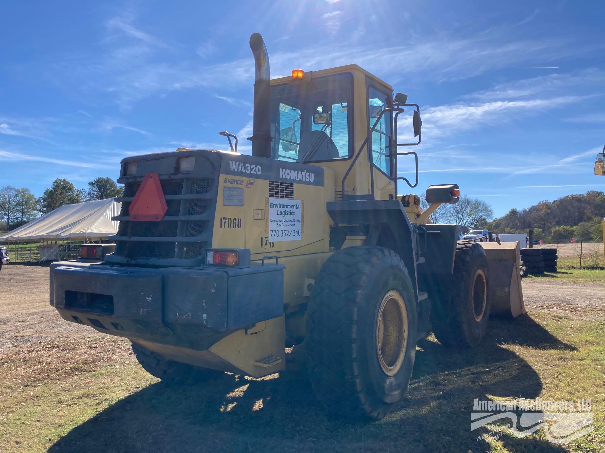 KOMATSU WA320 RUBBER TIRE LOADER