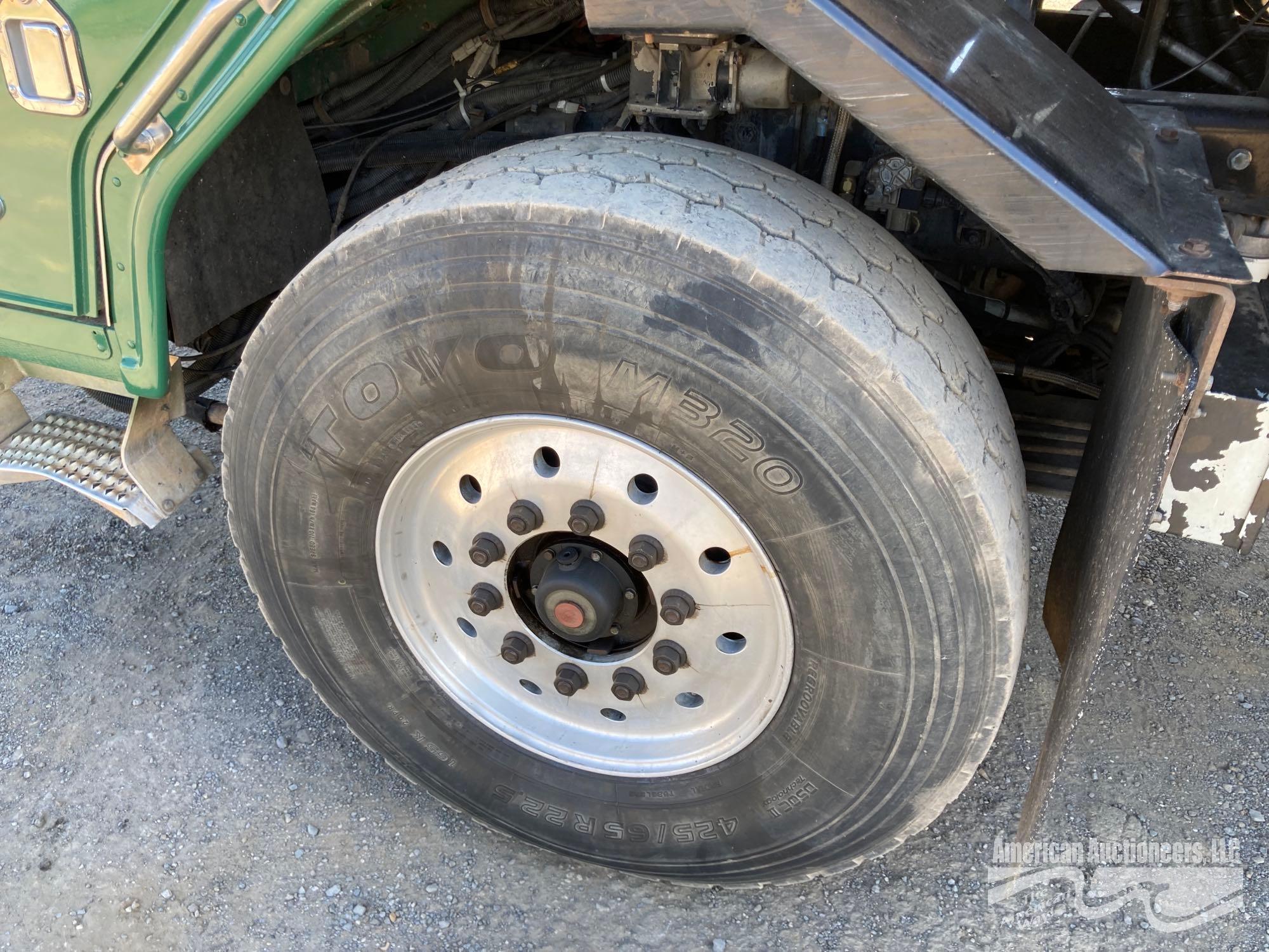 2010 Peterbilt 320 Front Load Trash Truck 38 Cu Yard Packer, VIN # 3BPZL20X1AF107617