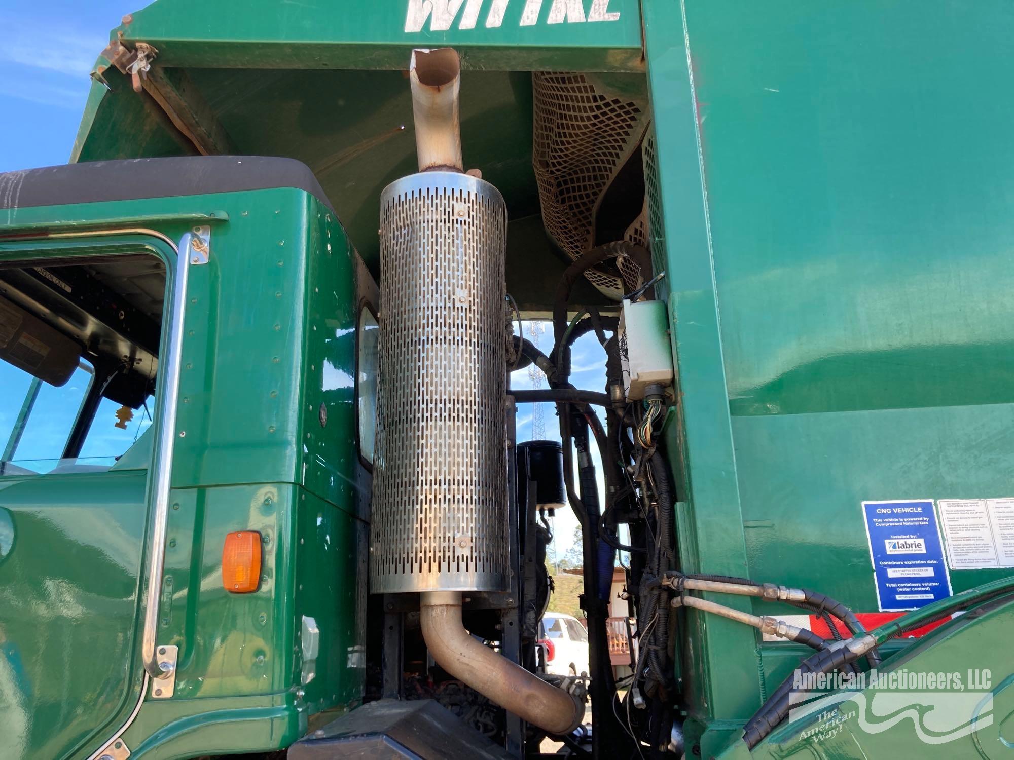 2010 Peterbilt 320 Front Load Trash Truck 38 Cu Yard Packer, VIN # 3BPZL20X1AF107617