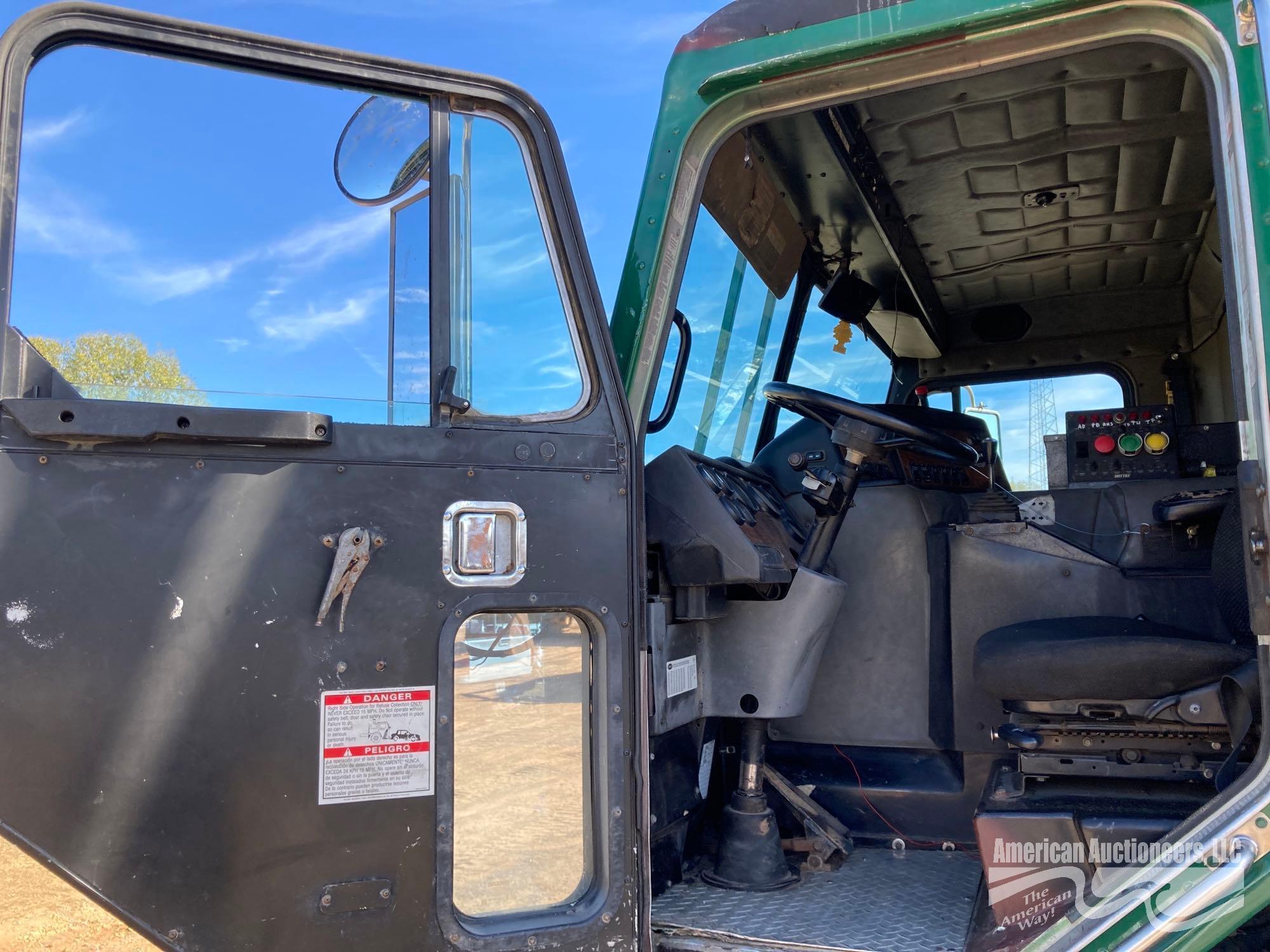 2010 Peterbilt 320 Front Load Trash Truck 38 Cu Yard Packer, VIN # 3BPZL20X1AF107617