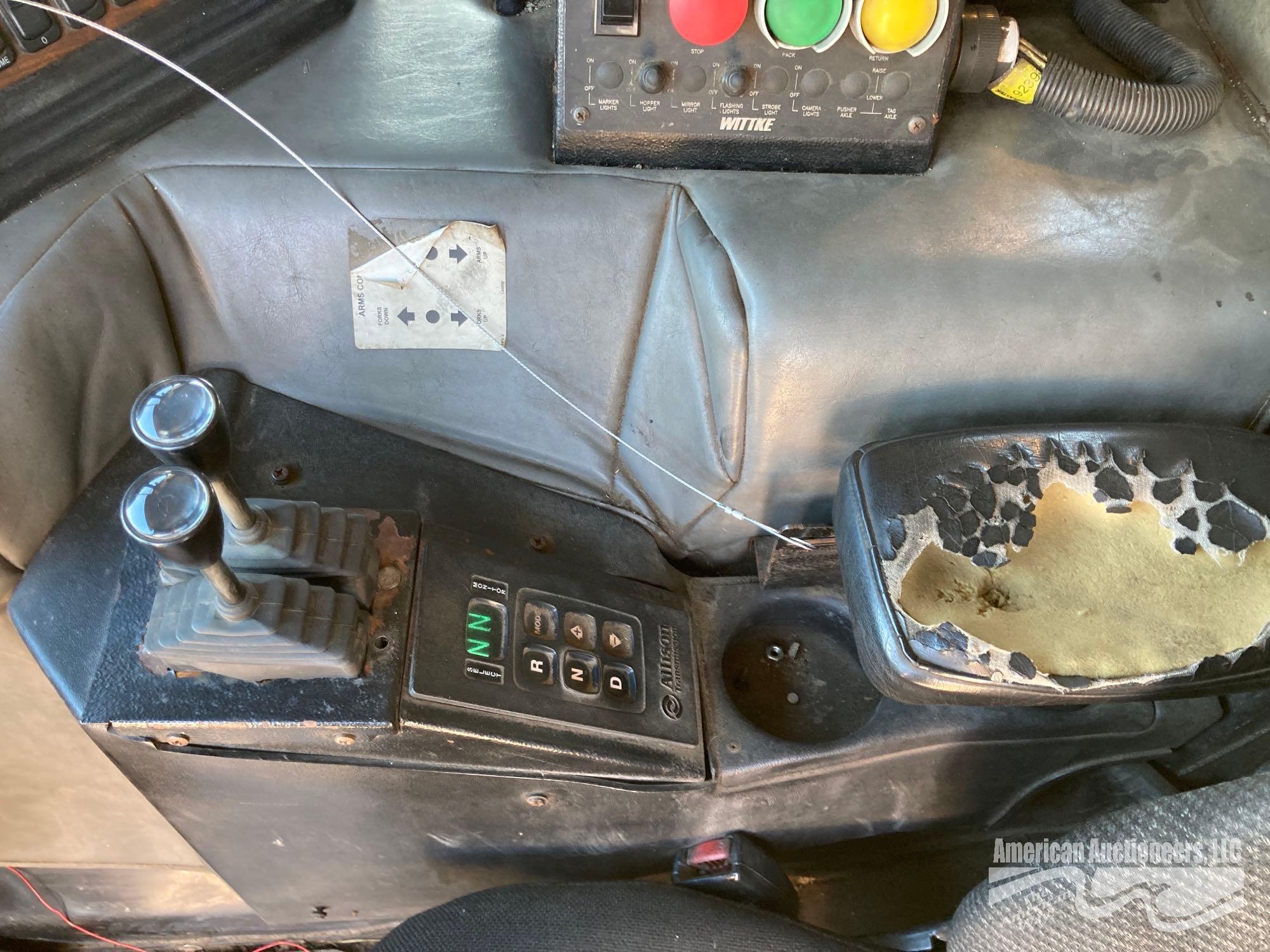 2010 Peterbilt 320 Front Load Trash Truck 38 Cu Yard Packer, VIN # 3BPZL20X1AF107617