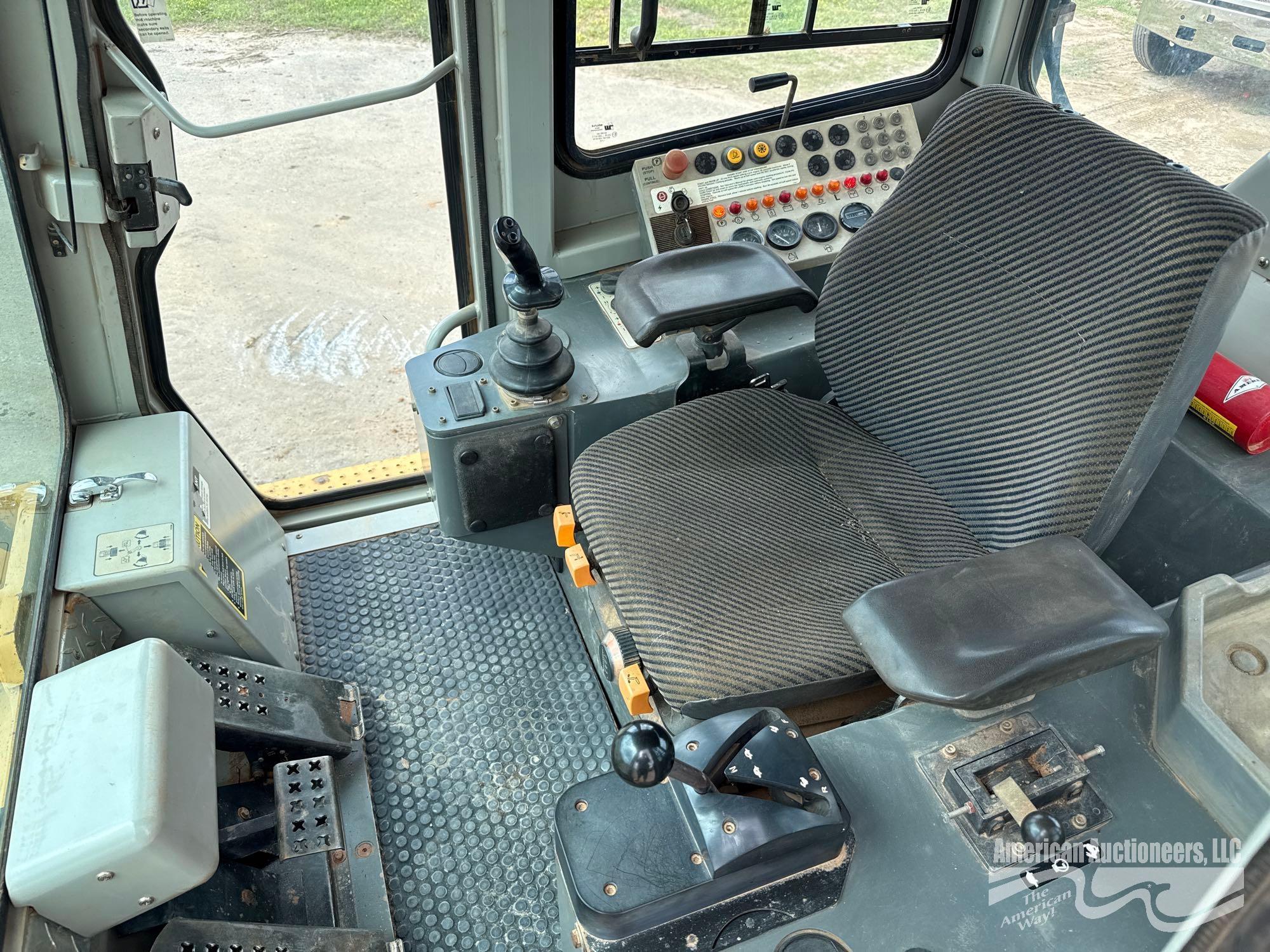 JOHN DEERE 755C SERIES II CRAWLER LOADER