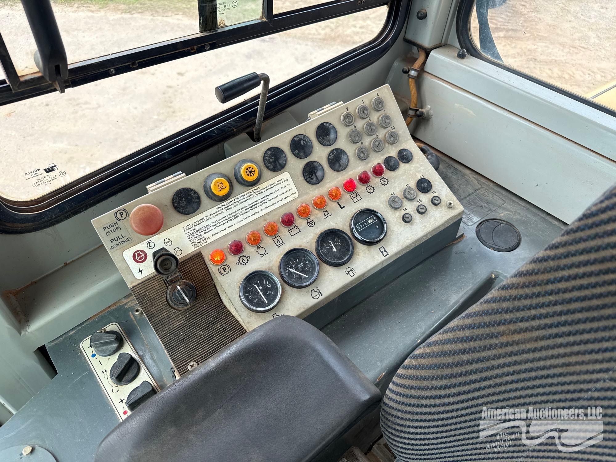 JOHN DEERE 755C SERIES II CRAWLER LOADER