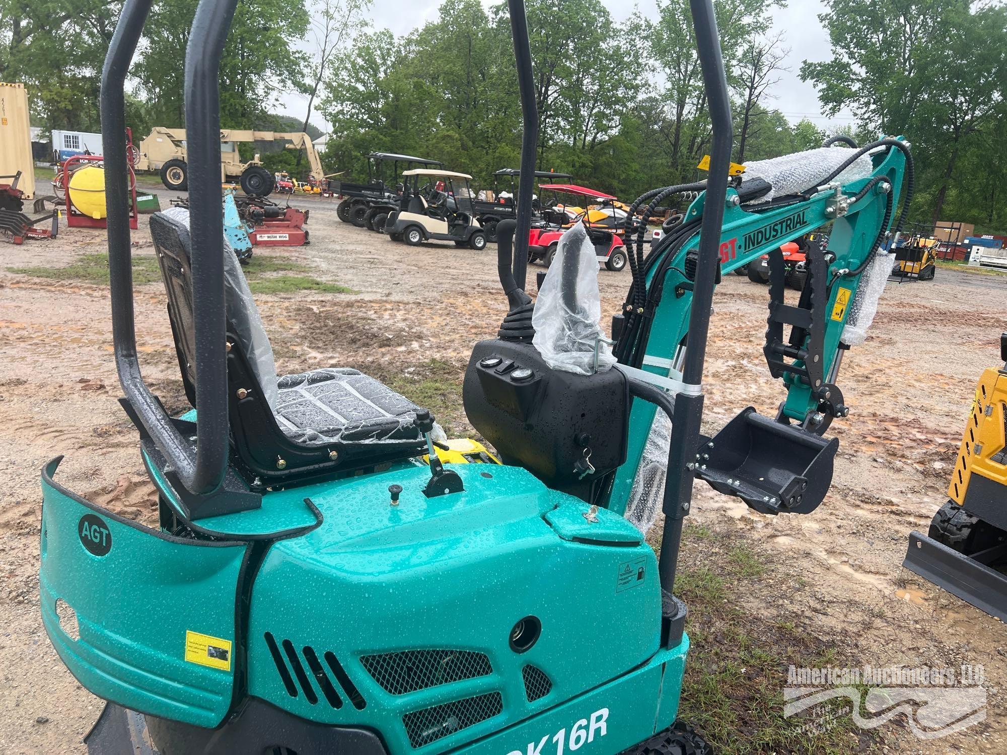 2025 AGT QK16R MINI EXCAVATOR