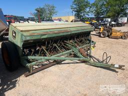 JOHN DEERE 8300 PLANTER