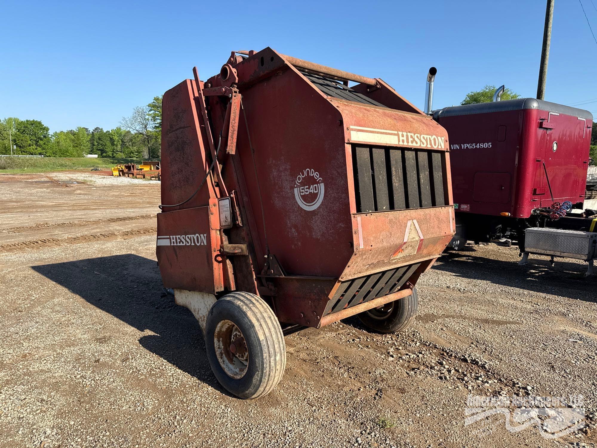 HESTON 5540 ROUND BALER