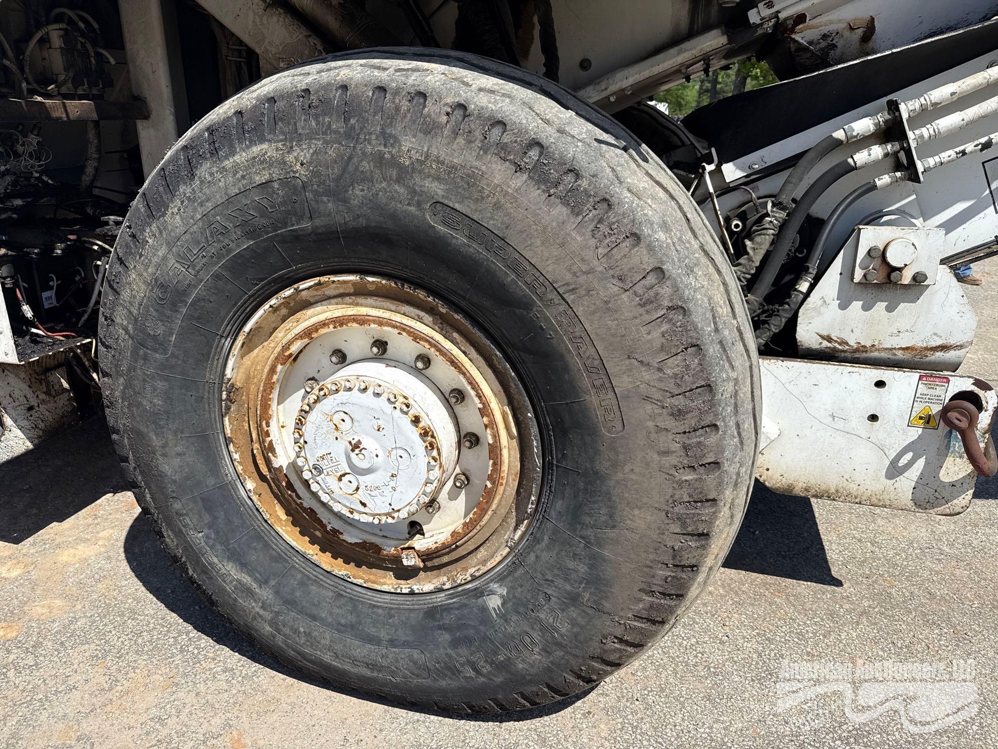 ROADTEC SB2500D WHEEL MATERIAL TRANSFER VEHICLE, SHUTTLE BUGGY
