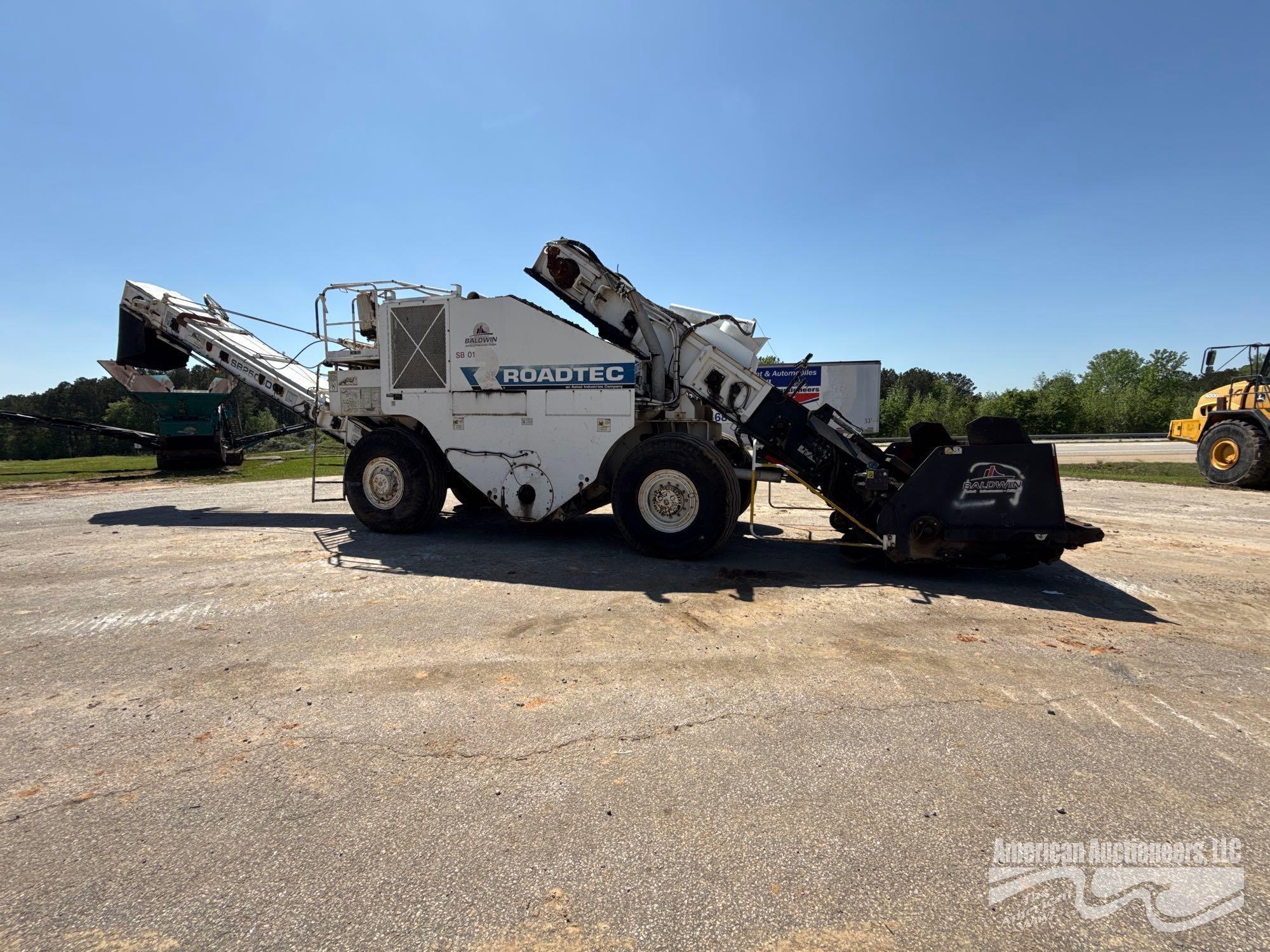 ROADTEC SB2500D WHEEL MATERIAL TRANSFER VEHICLE, SHUTTLE BUGGY