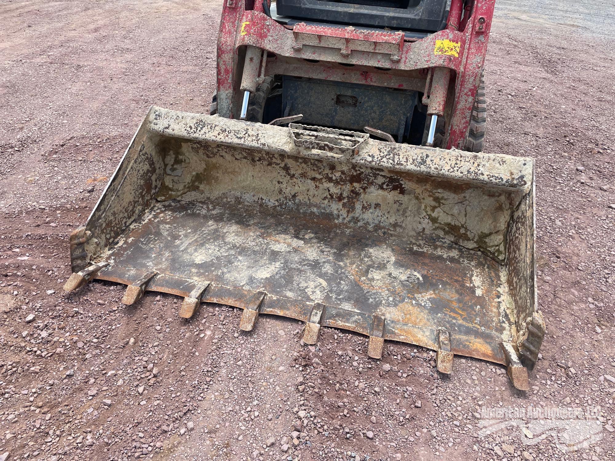 TAKEUCHI TL8R-2 SKID STEER