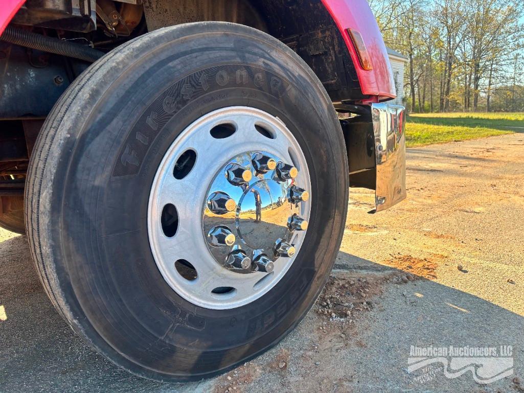 2013 PETERBILT 579 TRUCK