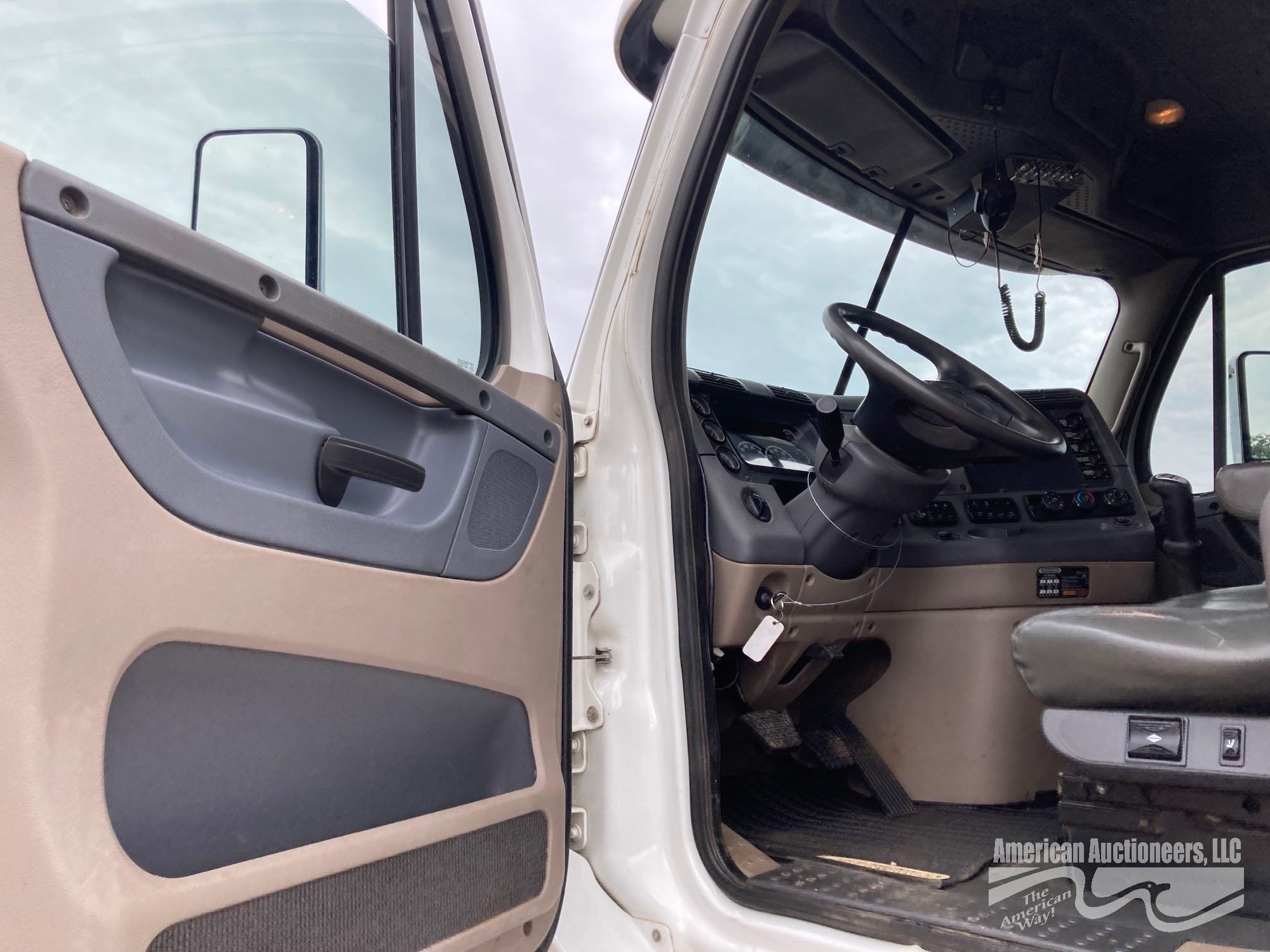2011 Freightliner Cascadia 125 Truck, VIN # 1FUJGEDV8BSAZ0276