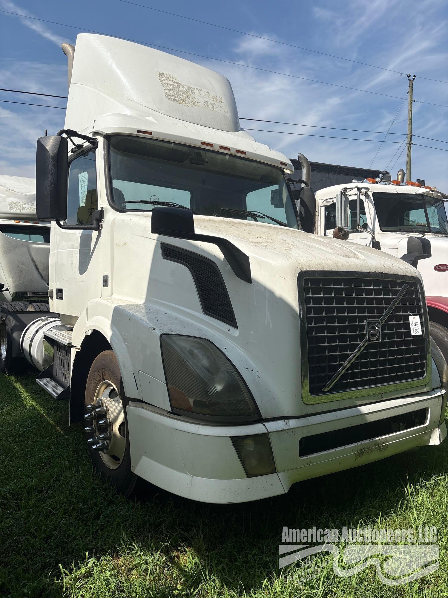 2013 Volvo VNL Truck, VIN # 4V4NC9EH8DN135286 *INOPERABLE *FLOOD DAMAGE