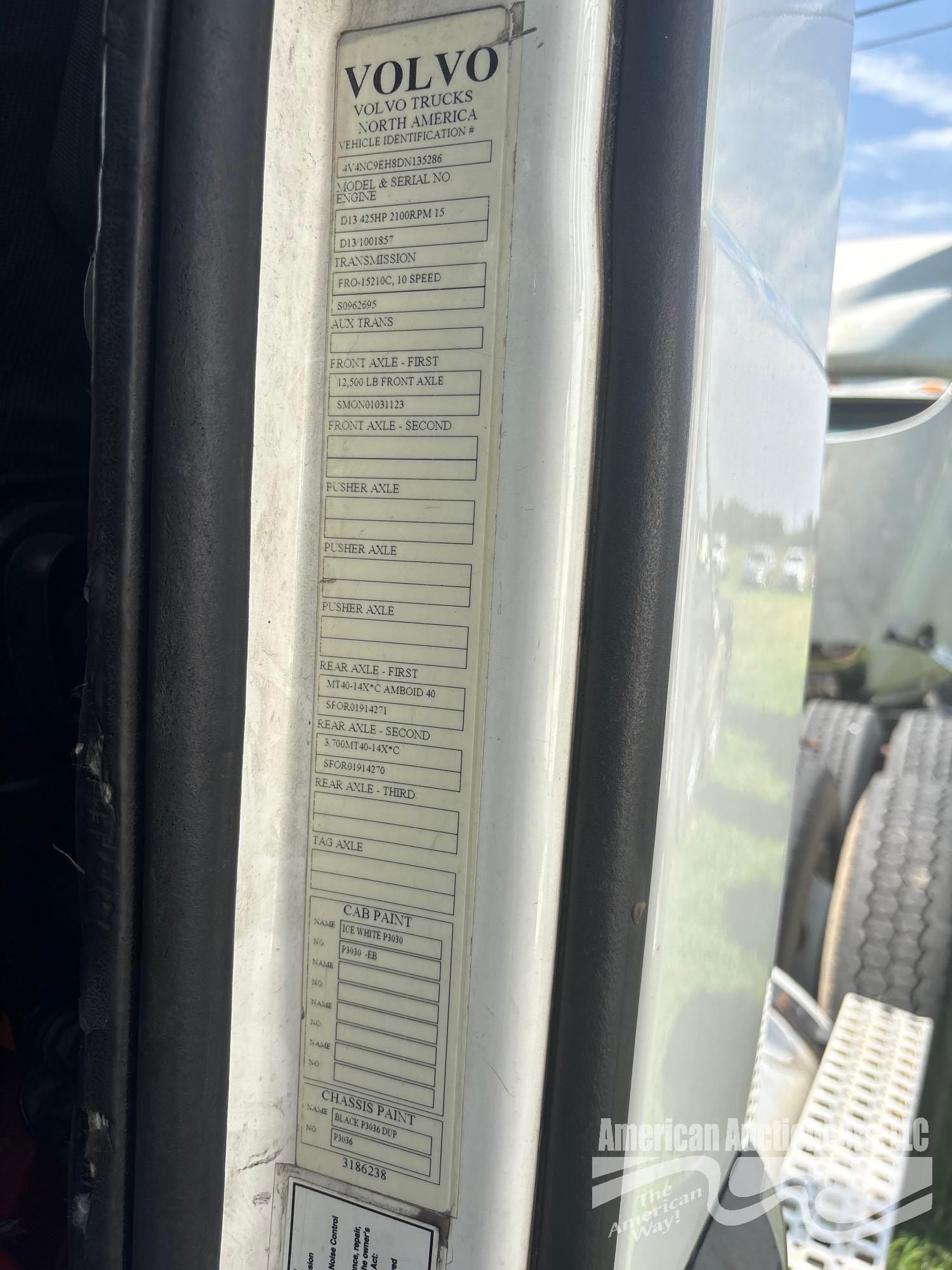 2013 Volvo VNL Truck, VIN # 4V4NC9EH8DN135286 *INOPERABLE *FLOOD DAMAGE