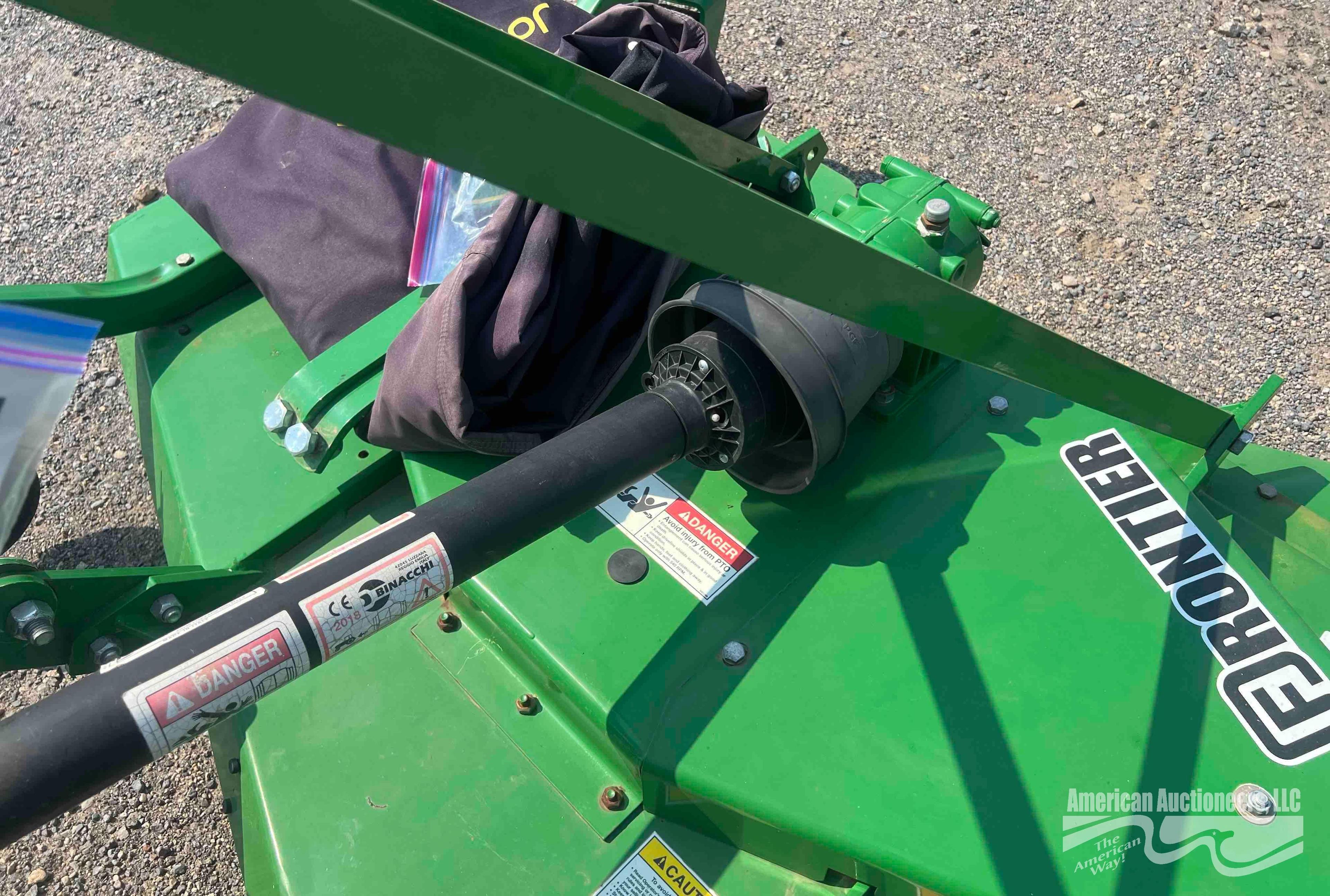 JOHN DEERE FRONTIER GM1072E ROTARY MOWER