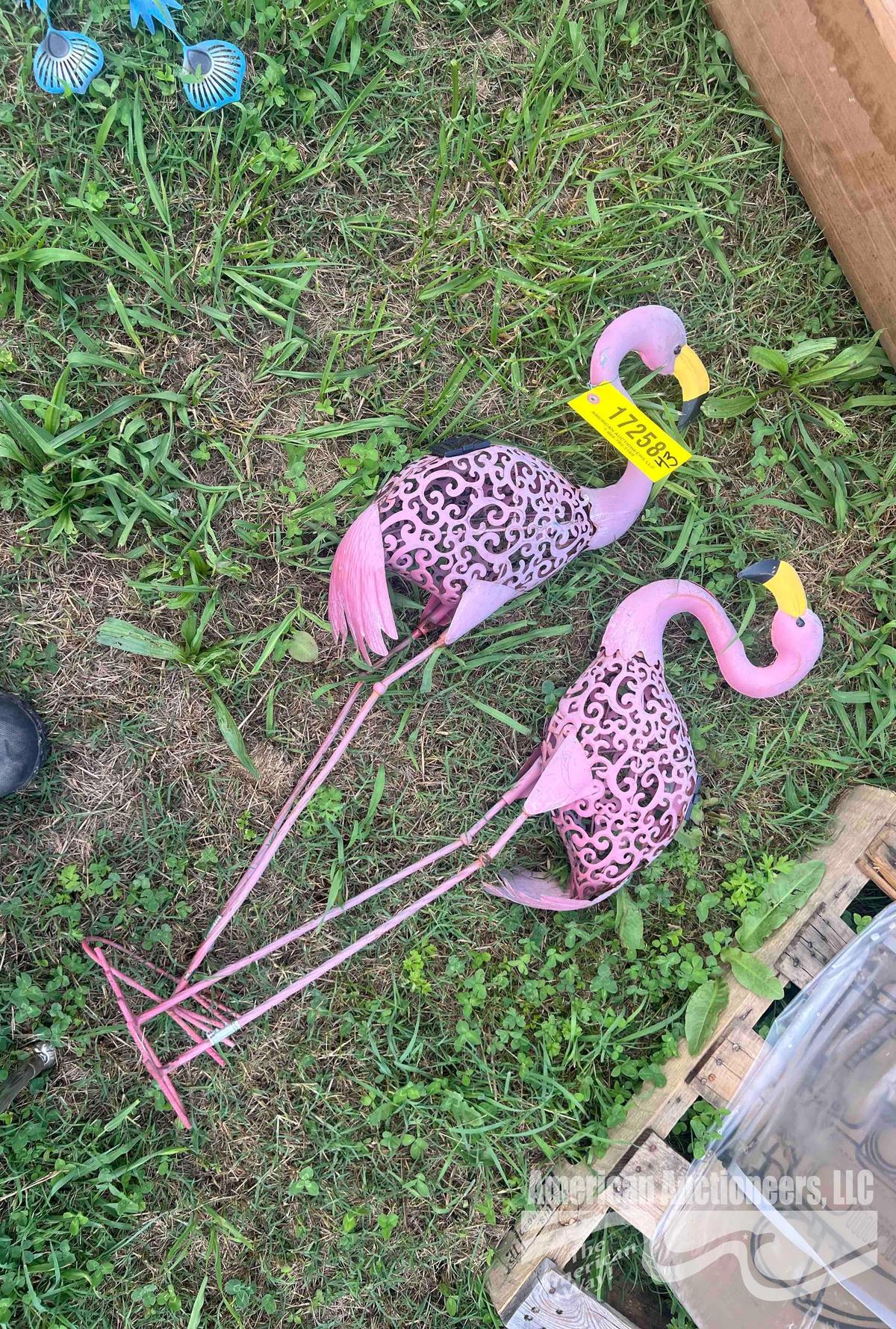 SOLAR POWERED FLAMINGO YARD ORNAMENT