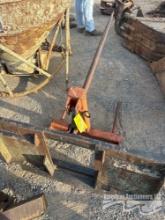 QUICK ATTACH HAY SPEAR