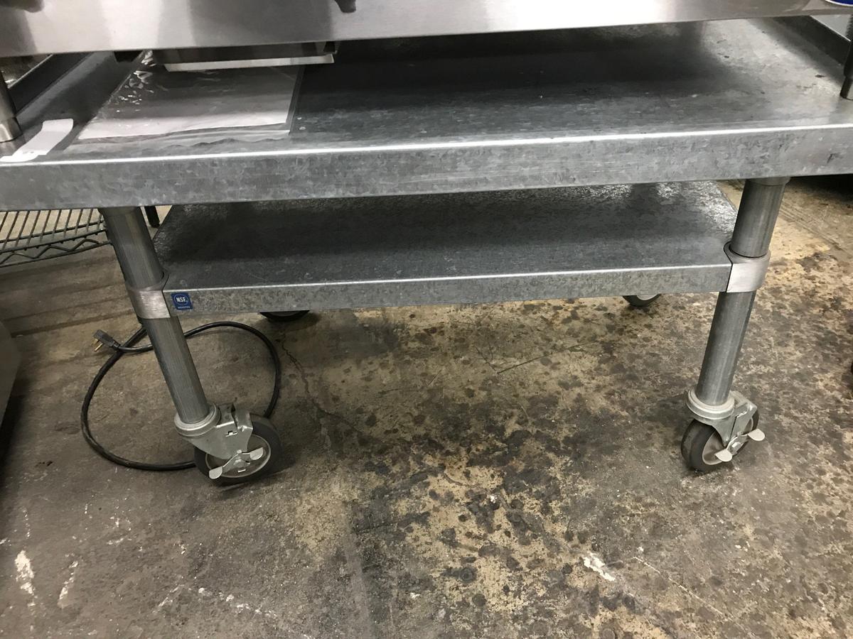 36" EQUIPMENT STAND WITH CASTERS