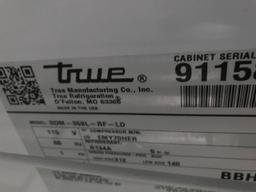 True 2 glass door beverage display refrigerator