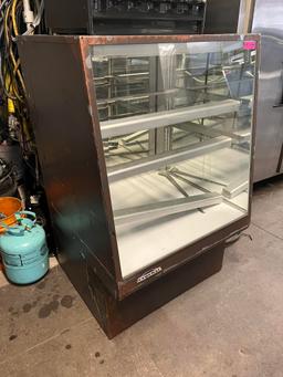 Federal 31” Dry Display Case